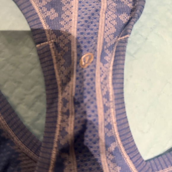 Lululemon cool racerback tank size 8 - Picture 3 of 4